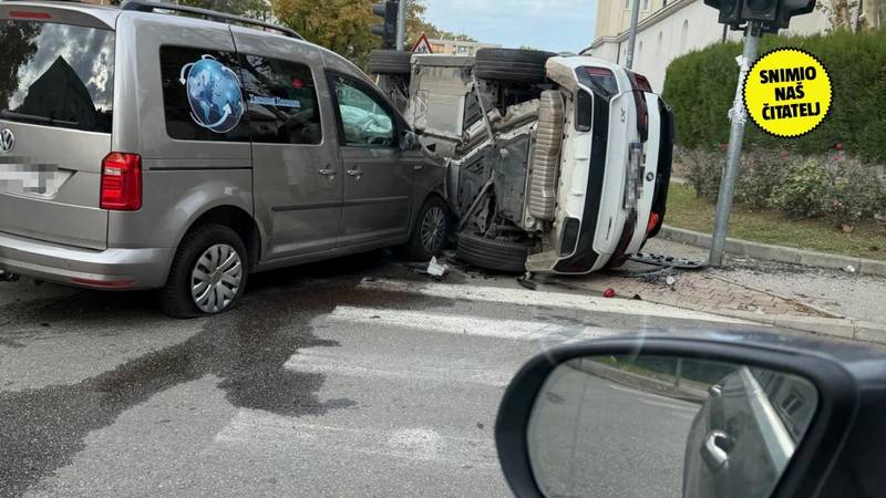 Policija traži svjedoke sudara u Zagrebu: BMW završio na boku