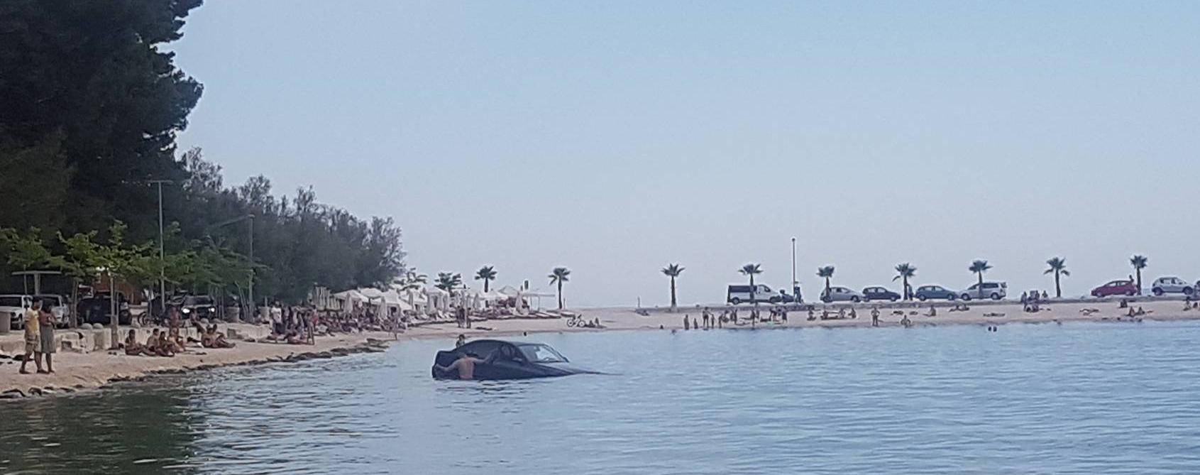 'Ležao sam na plaži kad je odjednom auto upao u more'