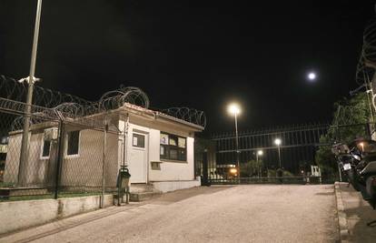 Pet zatvorenika koji su stradali u požaru i dalje se bori za život