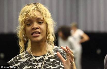 Rihanna bez šminke: Sama je objavila video s plesne probe
