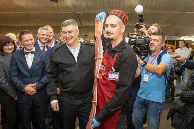 Otvoren 17. Internacionalni sajam pršuta u Tinjanu