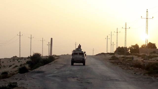 ISIL je napao vojna vozila na Sinaju: 7 mrtvih, 15 ranjenih