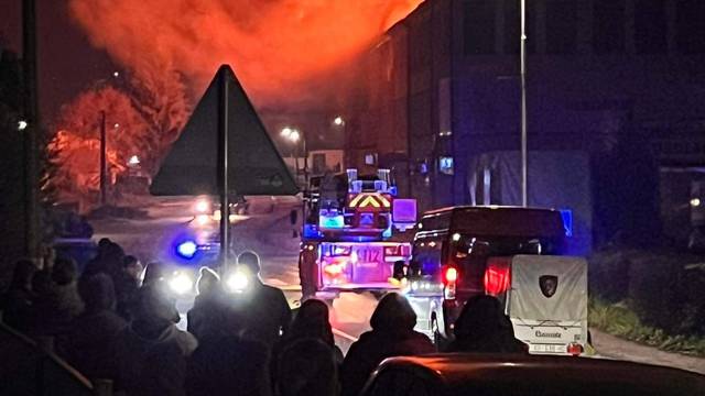 Veliki požar u Oroslavju guta sve pred sobom! Vatrogasci se bore: 'Sve službe su na terenu'