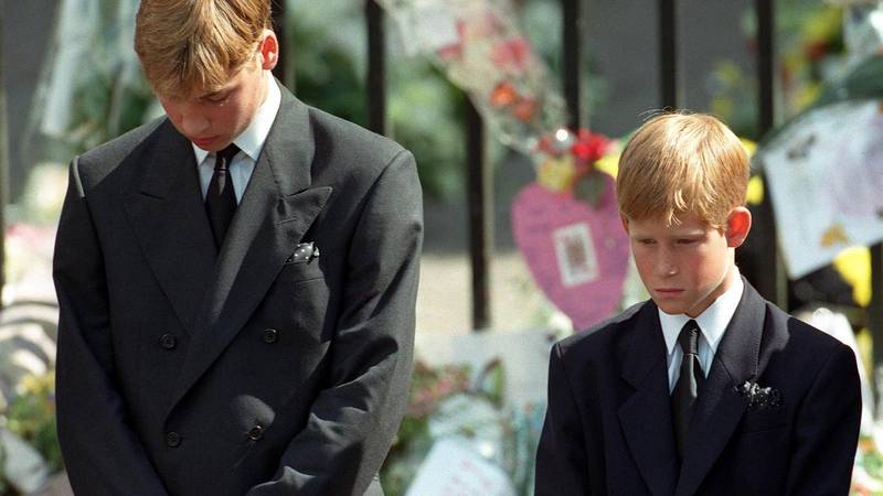 Prinčevi William i Harry hodali su iza Dianina lijesa, a iza svega se krila obiteljska drama