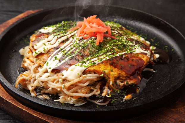 Hiroshima,Style,Okonomiyaki,With,Noodles