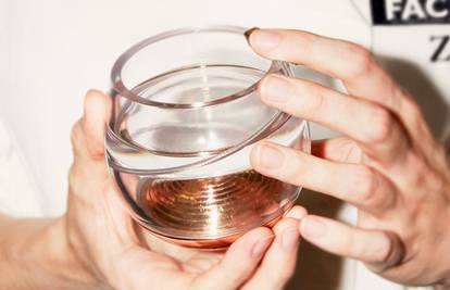 Dizajnirali su čašu iz koje se u svemiru može ispijati viski