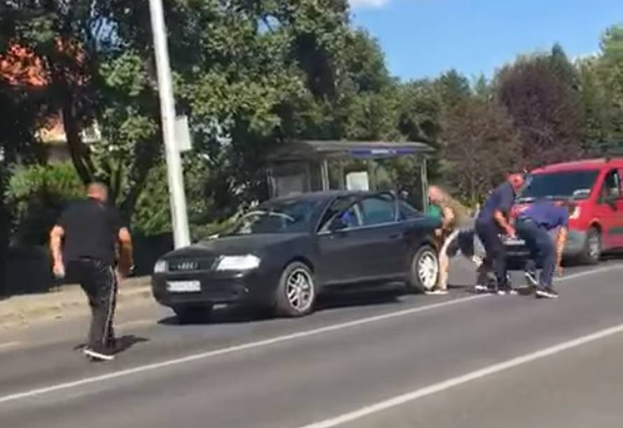 Vidi, pare! Skupljali novac po cesti, a sad im prijeti zatvor
