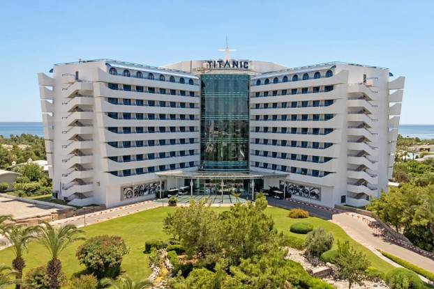 FOTO Ovaj Titanic nikada neće potonuti! Pogledajte što sve nudi moderni tematski hotel