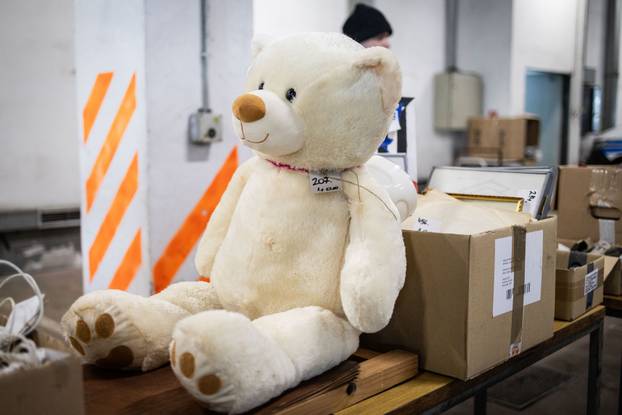 Zagrebačka policija organizirala je  javnu prodaju pronađenih predmeta kojima je istekao rok čuvanja