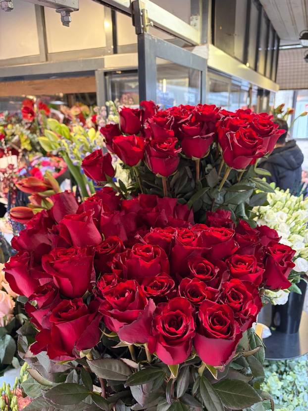 FOTO Od 4 eura do 'bankrota': Pogledajte cvijeće i bukete koji će se kupovati za Valentinovo