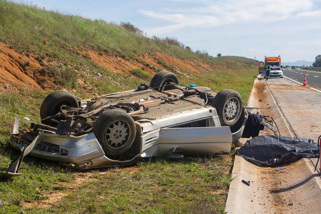 Strava na A1: Mercedes coupe sletio s ceste, dvoje poginulih