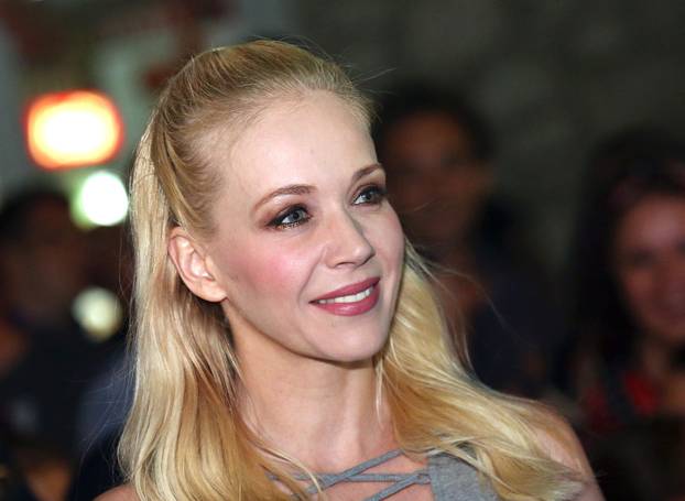 Betina: Jelena Rozga održala koncert na fešti od školjaka 