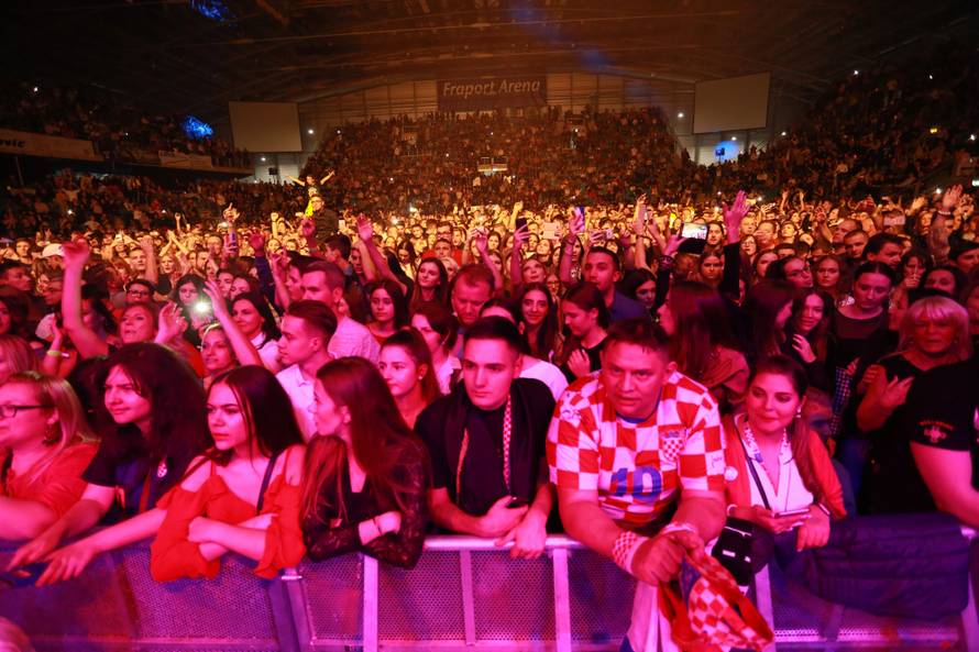 Frankfurt: Grupa Crvena jabuka nastupila na Hrvatskoj noÄi u Franfurtu