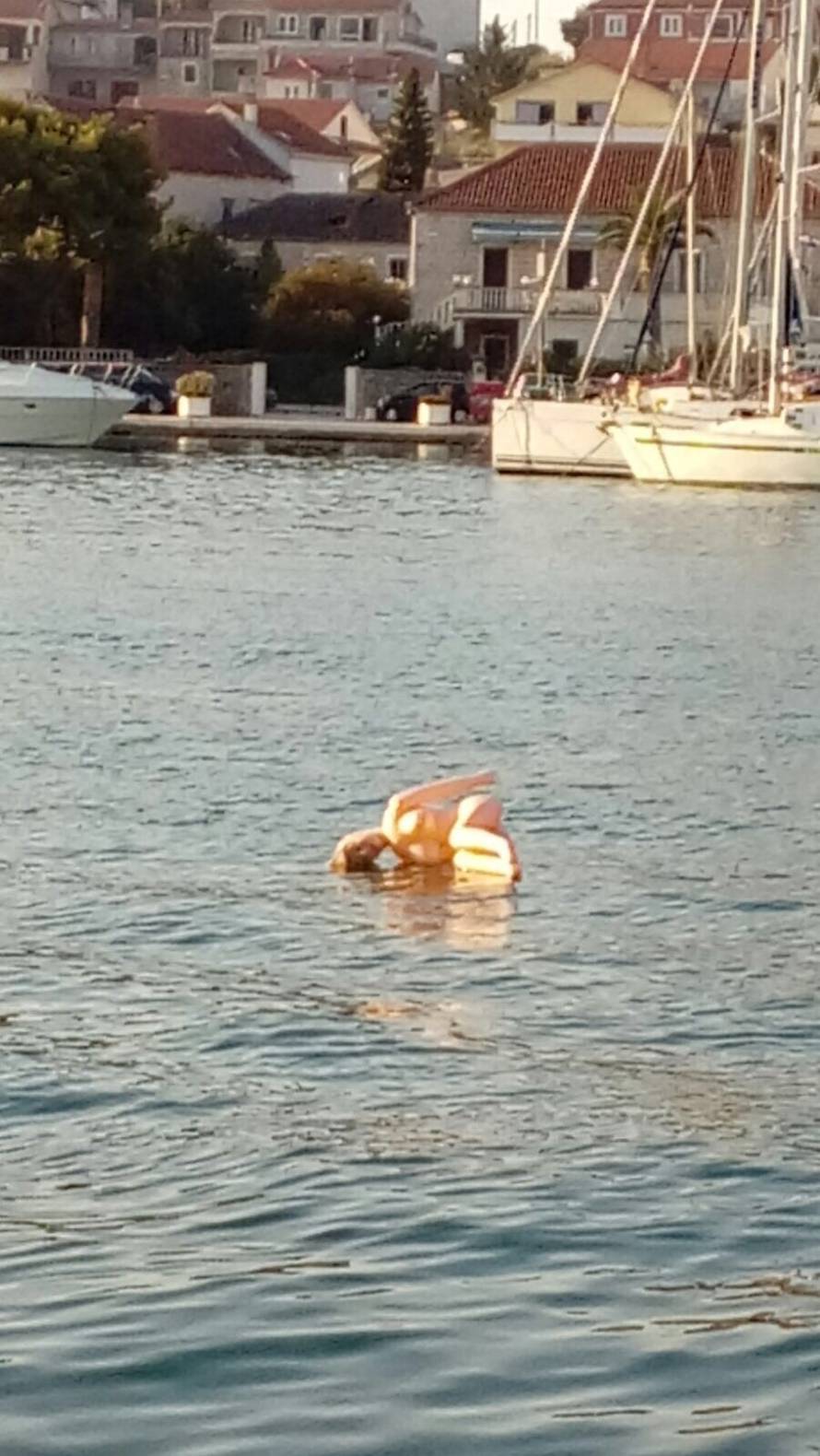 Lutka za jednu noć: Iskoristili su je, a onda hladno odbacili