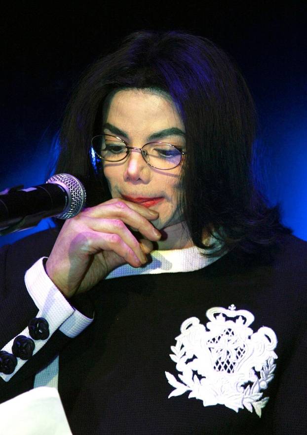 Los Angeles: 25.06.2009. preminuo kralj popa Michael Jackson