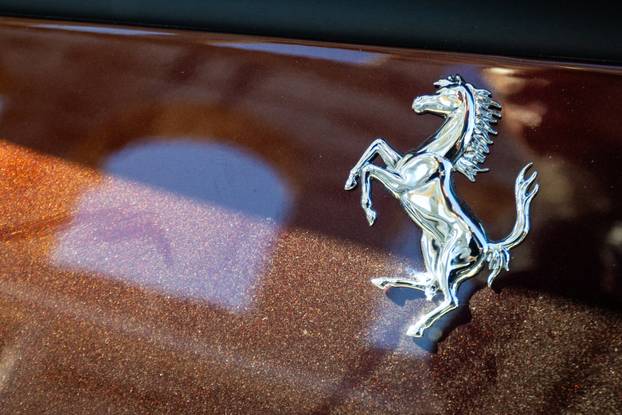 Pula: Ferrari vozila ispred pulske Arene