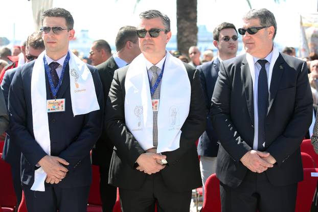 Split: Premijer sudjelovao u procesiji povodom proslave svetog Dujma i Dana grada