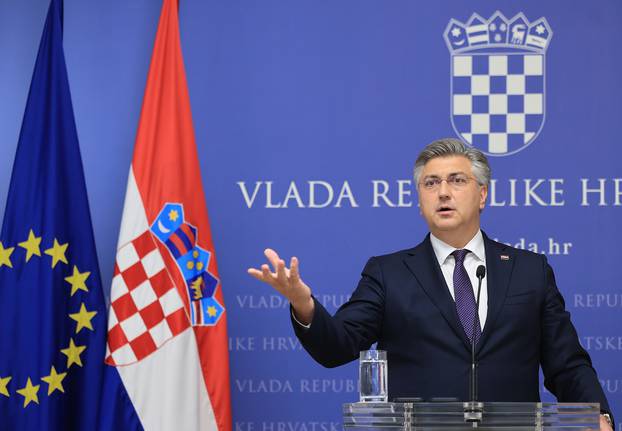 Zagreb: Plenković se obratio medijima, govorio o samozapaljenju muškarca i sastanku s koalicijom