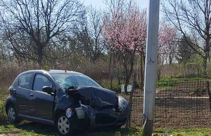 Žena (37) je izgubila kontrolu nad autom i udarila biciklisticu