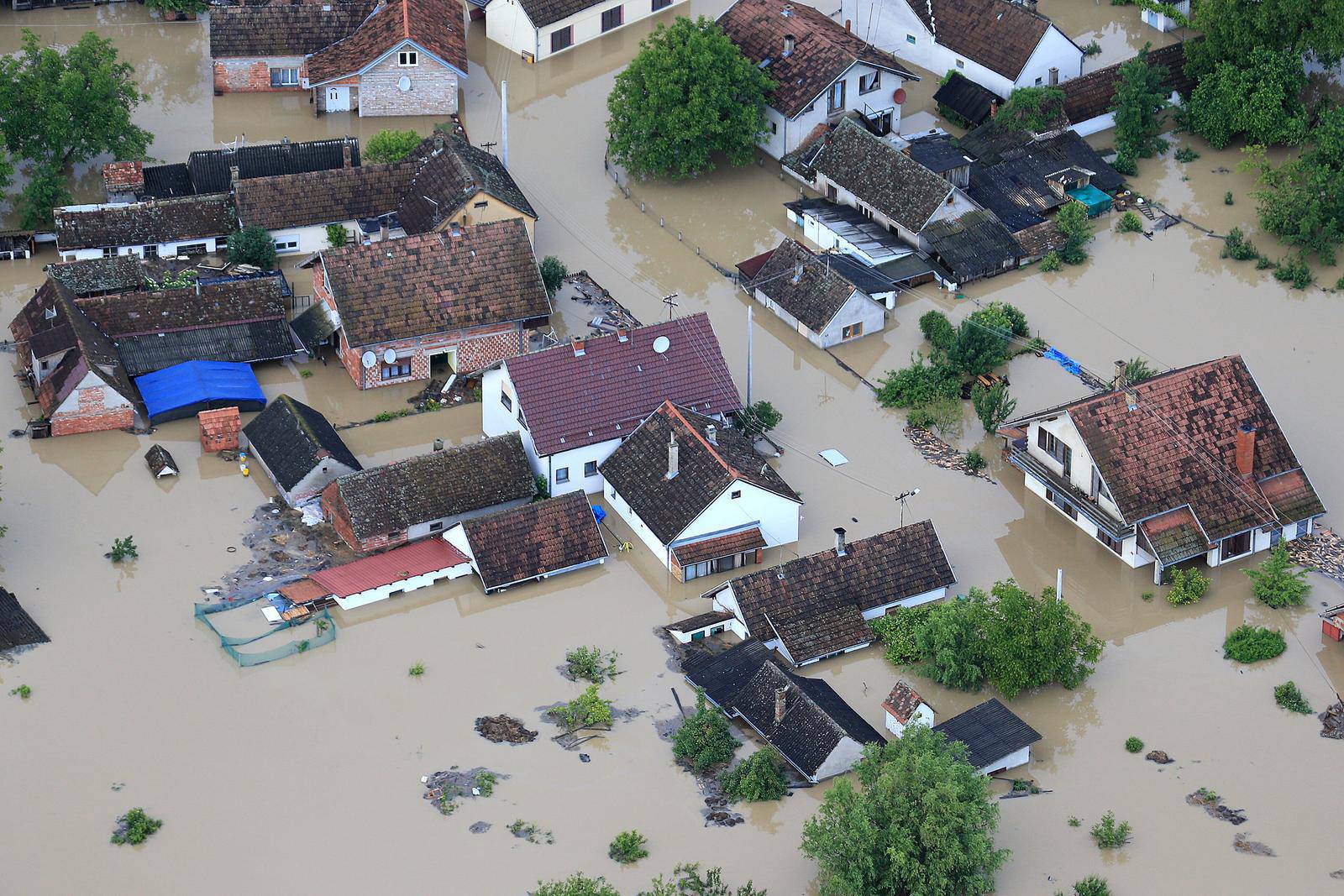 Osma godišnjica katastrofalne poplave u Gunji - Pogled iz zraka