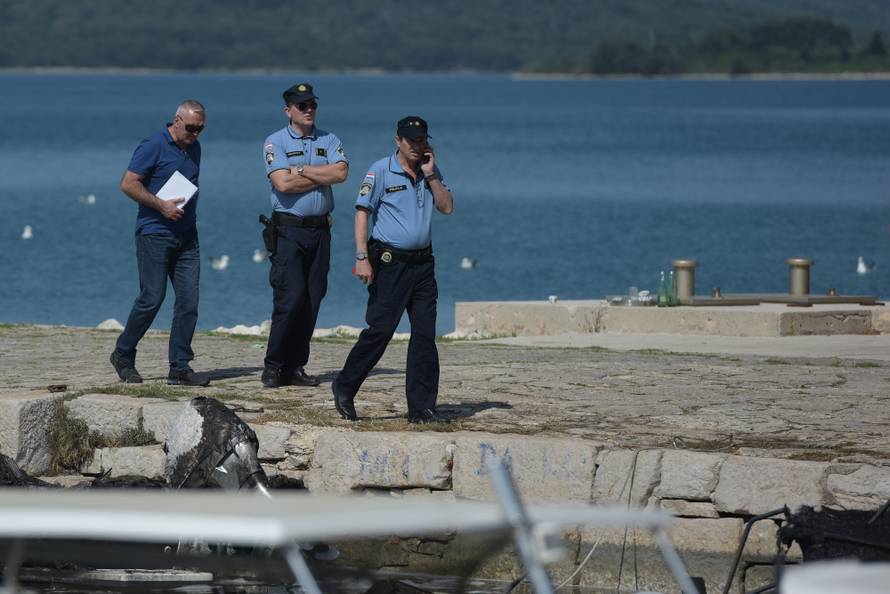 Požar je podmetnut? Izgorjelo šest brodova, šteta je totalna...