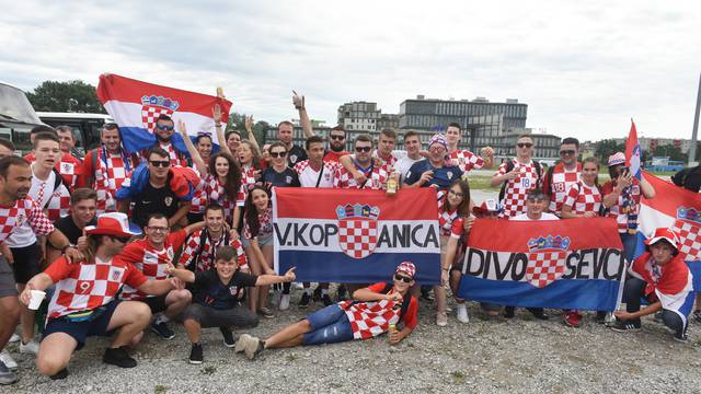 Navijači iz cijele Lijepe naše su stigli u Zagreb: 'Bravo Vatreni'