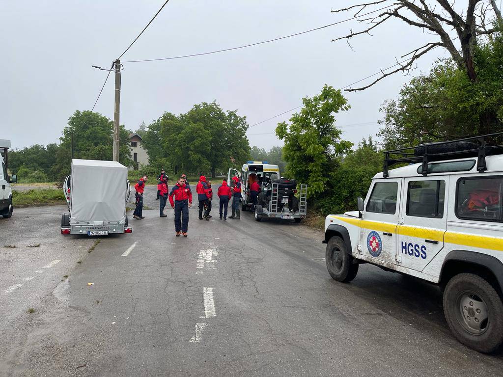 Izvukli tijela stradalih iz Cessne, započeo  očevid tragičnog pada