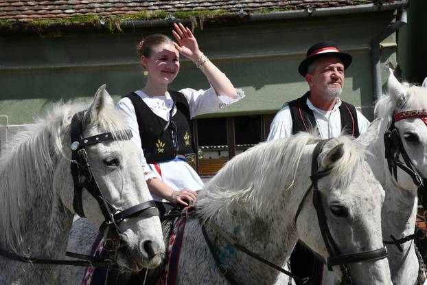 U Velikoj Kopanici održana manifestacija Uskrsno jahanje 