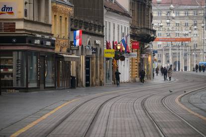 FOTO  Zagrebačke ulice bile su potpuno prazne na božićno jutro