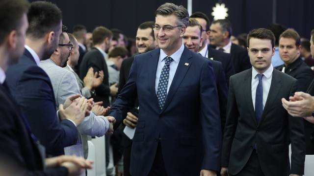 Zagreb: Premijer PlenkoviÄ gostovao na izbornom Saboru MladeÅ¾i HDZ-a