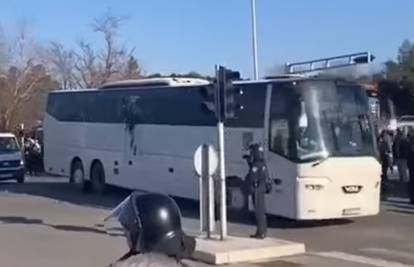 Navijači Dinama razbili buseve kojima su išli do Poljuda, šteta se procjenjuje na 50 tisuća kuna