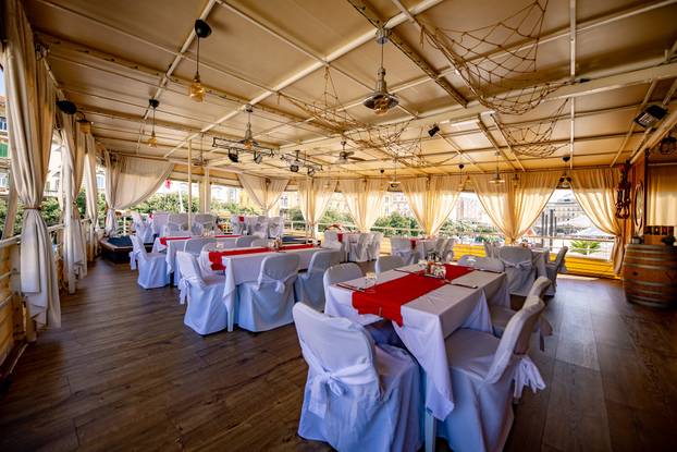 FOTO Zavirite u prvi brod-hotel u Hrvatskoj: Noćenje na ovom brodu u Rijeci ima posebnu čar