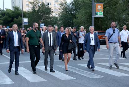 FOTO Bakljadom na šibenskom mostu odali počast poginulim braniteljima u Rujanskom ratu