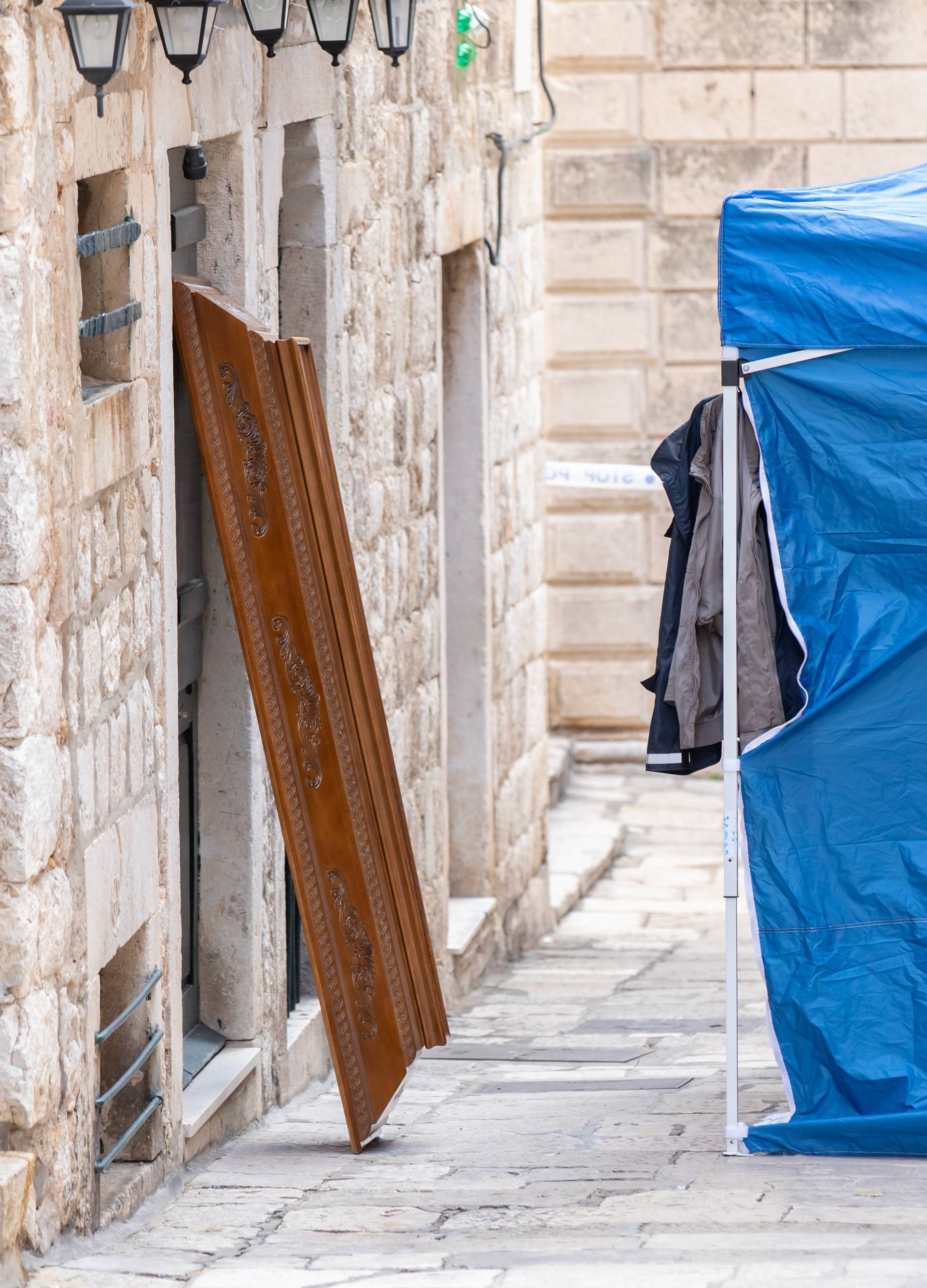 Dubrovnik: Tijela ubijenih nakon policijskog oÄevida prevezena kombijima