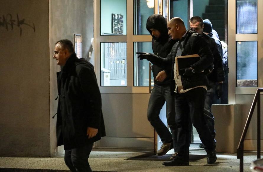 Nakon očevida muškarca koji ima saznanja o mrtvoj djevojci odvoze u pritvor