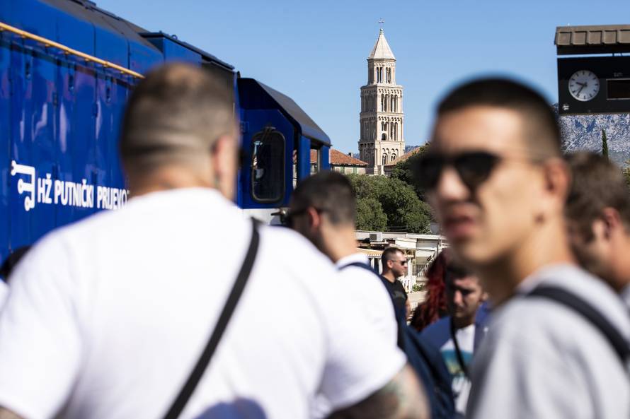 Split: Navijači Hajduka Bilim vlakom kreću prema Zagrebu na utakmicu Superkupa