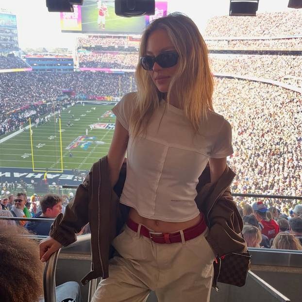 FOTO Nova djevojka Orlanda Blooma voli se fotkati u tangama: Evo kako joj stoje...