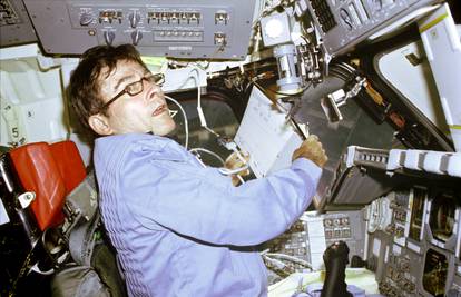 Umro John Young, astronaut koji je u svemiru bio šest puta
