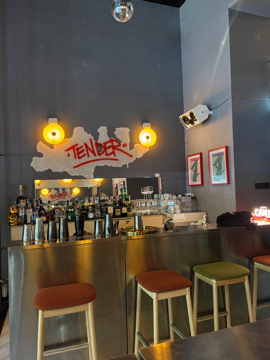 Posjetili smo novo IT koktel mjesto u Zagrebu! Tu radi TV zvijezda. Nudi se i 'pornstar'...