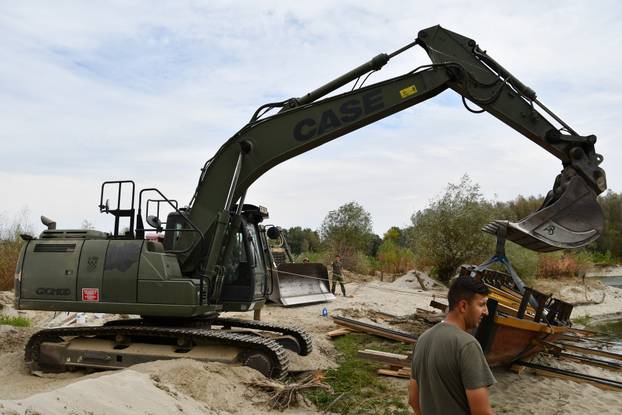 FOTO Evo kako je Hrvatska vojska spasila repliku rimskog broda iz Drave
