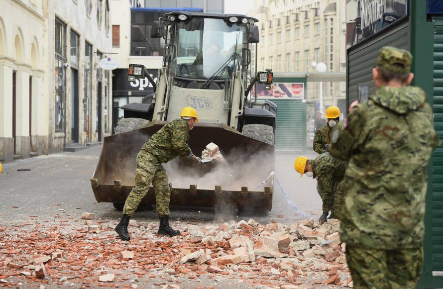 Zagreb: Vojska zapo?ela s ?iš?enjem ulica 