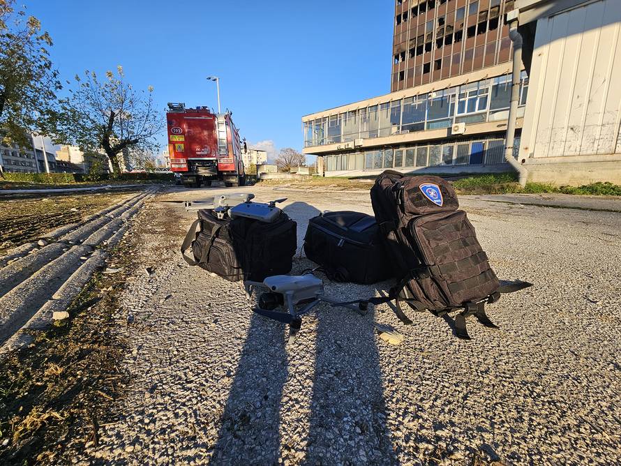 FOTO Ipak uspjeli dronovima snimiti unutrašnjost Vjesnika