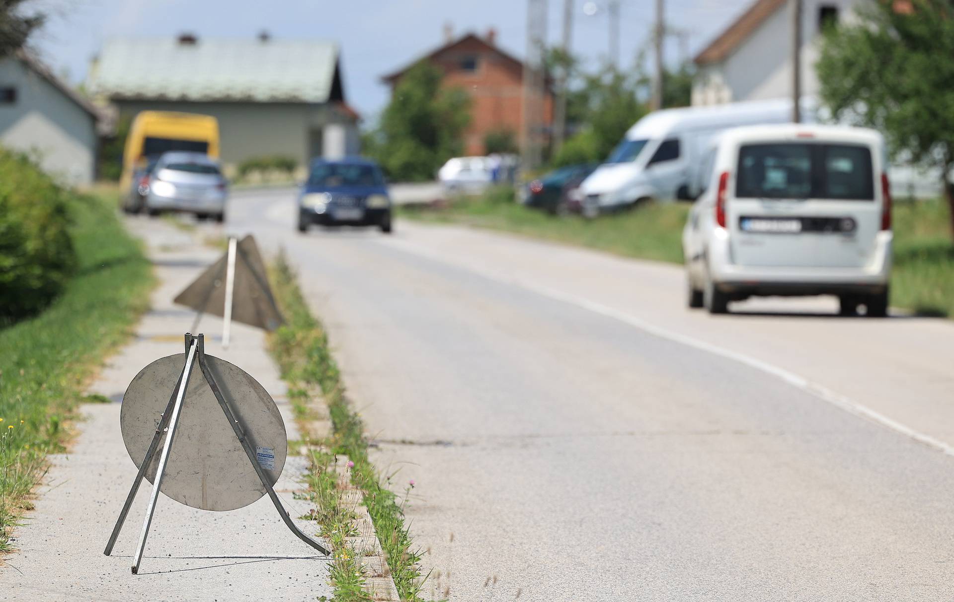 Popovača: U prometnoj nesreći smrtno je stradalo dijete