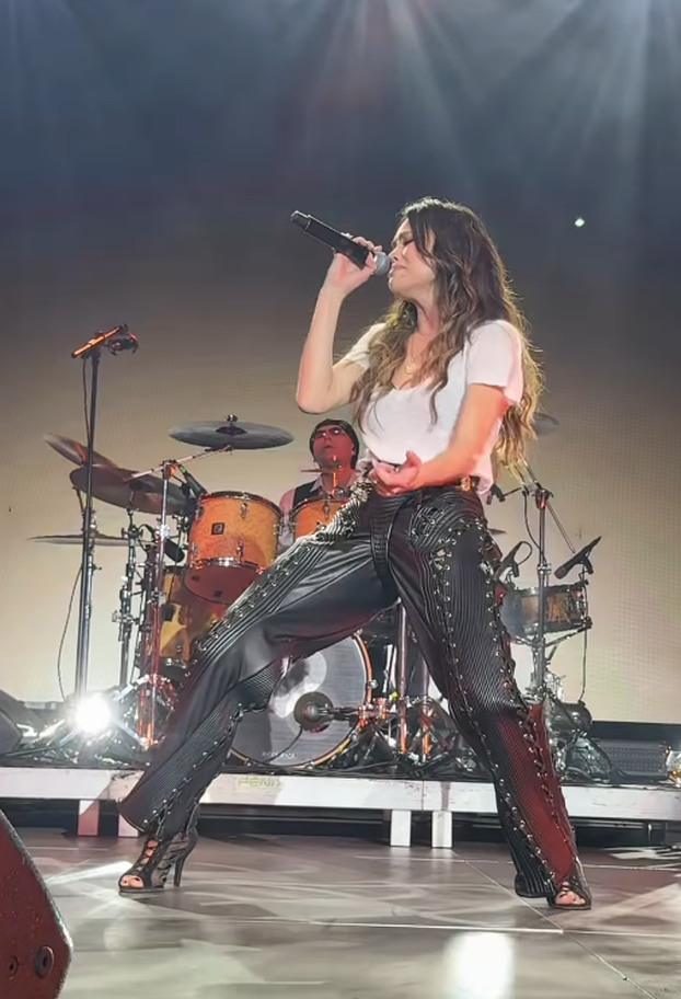 FOTO Remen ili tange? Severina iznenadila neobičnim kožnim detaljem na svojim hlačama...