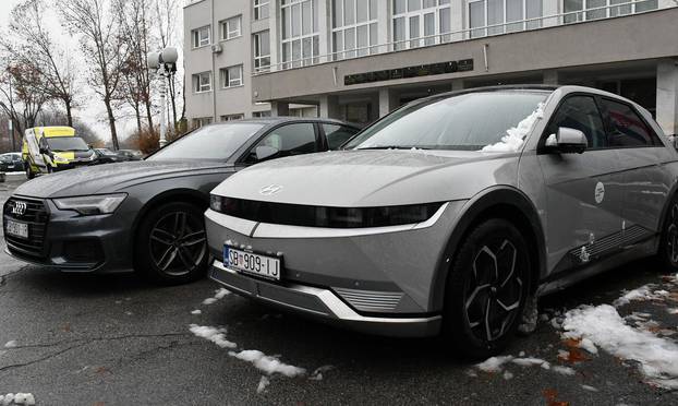 Slavonski Brod: Brodsko-posavska županija kupila nove luksuzne i električne automobile