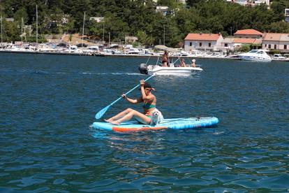 FOTO Spas od paklenog vala mnogi su potražili u rijekama i morima: Plaže krcate turistima