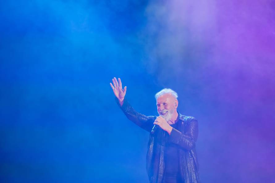 Dino Merlin oduševio je gestom u ljekarni: 'Pustite, u redu je...'