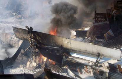 Drama u Kongu: Zrakoplov se srušio na kuće, 19 poginulih