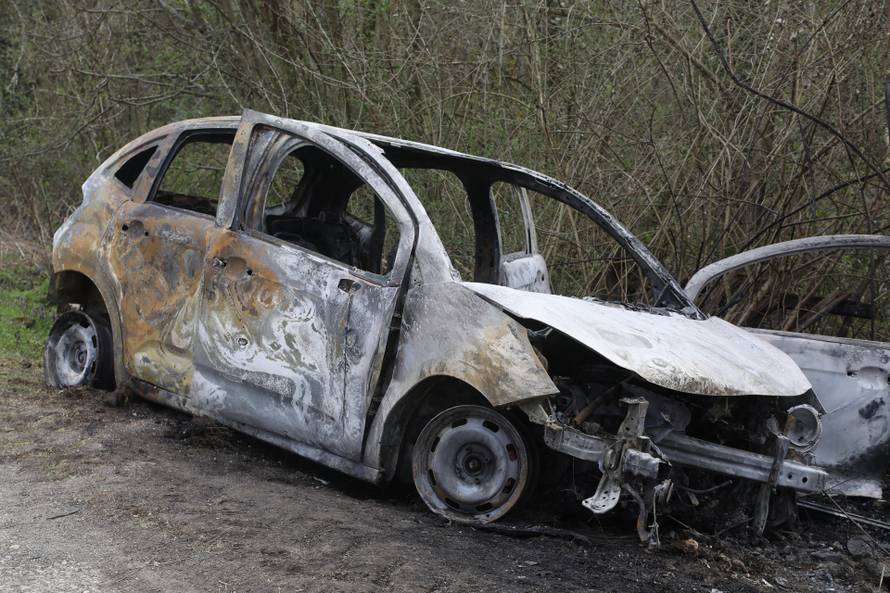 Mali Gradac: Automobil sletio u kanal i zapalio se, policija pronašla tijelo vozača