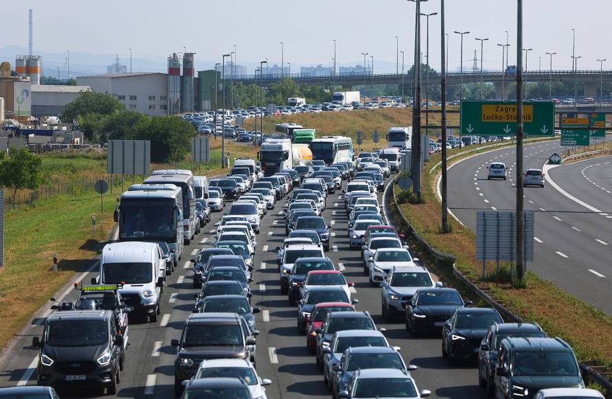 Zagreb: Velika gužva na naplatnoj postaji Lučko 